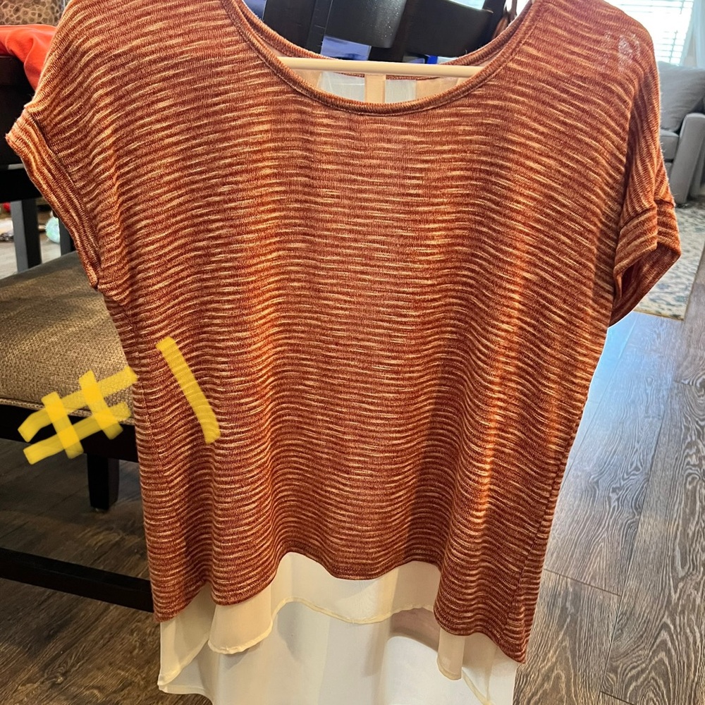 Yetts LA - NWOT Rust & Creme Shirt